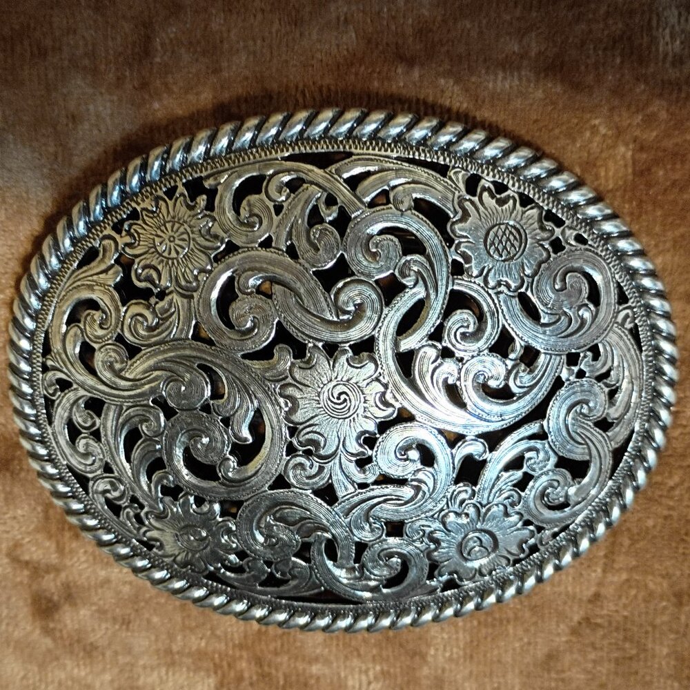 New Silver Buckle with engraved design and rope approximately 4 inches wide by 3